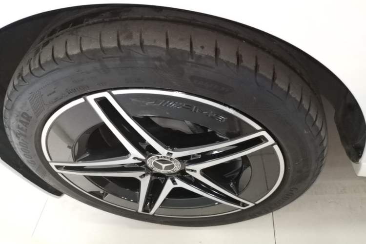 Used Mercedes-Benz C-Class 2023 Second Facelift C 260 L Starry Night Sports Edition Left Front Wheel Hub