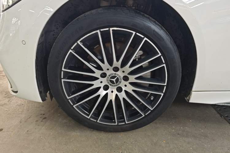Used Mercedes-Benz C-Class 2023 C 260 L Sport Edition Left Front Wheel Hub