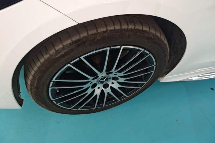 Used Mercedes-Benz C-Class 2023 Restyled C 260 L Sport Edition Left Front Wheel Hub