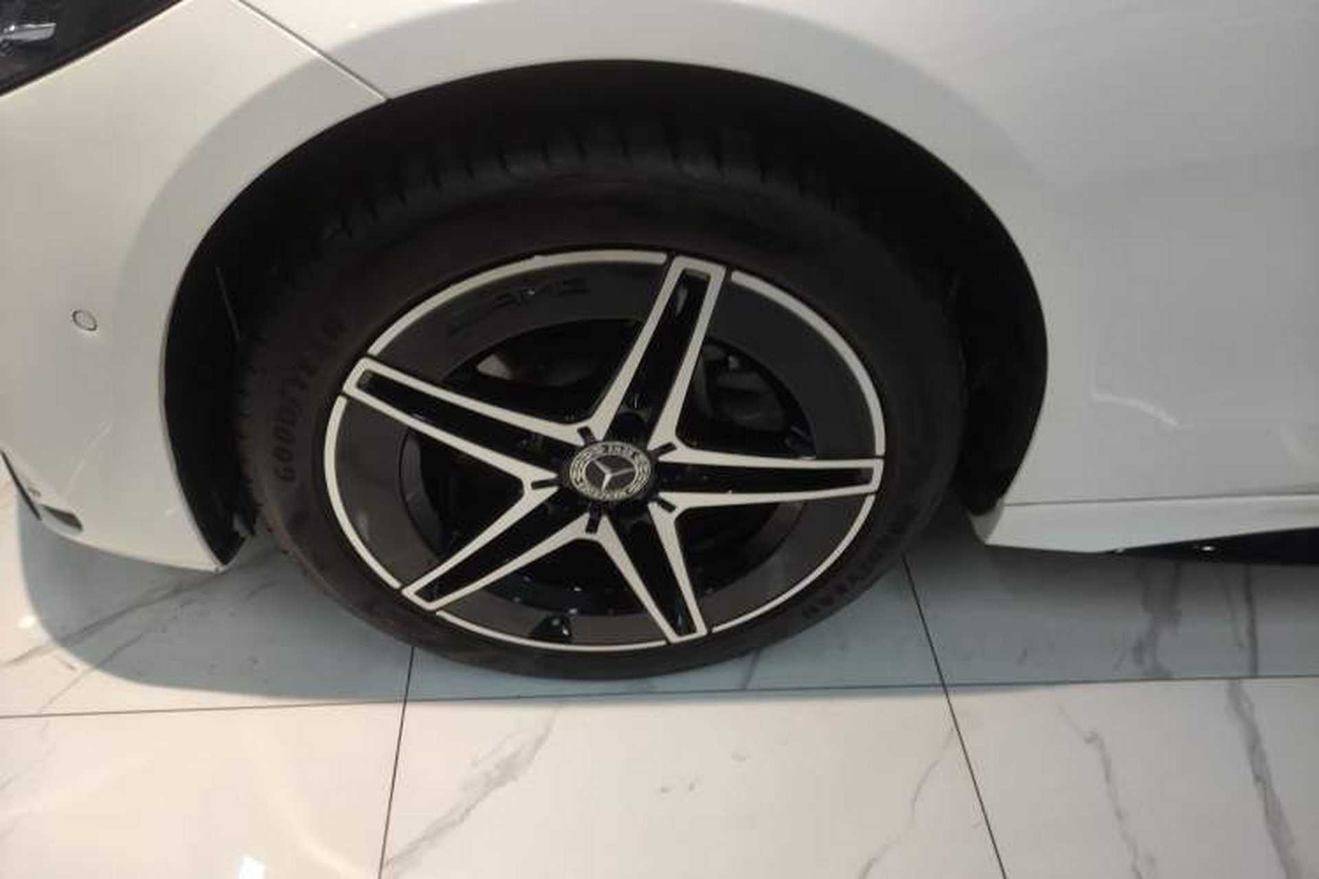 Used Mercedes-Benz C-Class 2023 C 260 L Bright Night Sports Edition Left Front Wheel Hub