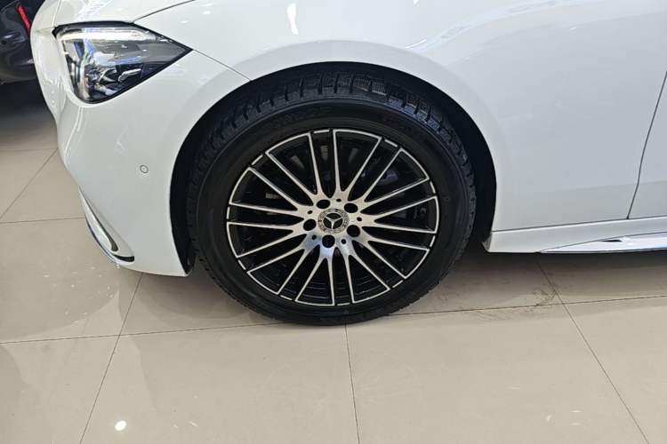 Used Mercedes-Benz C-Class 2023 Second Facelift C 260 L Sport Edition Left Front Wheel Hub
