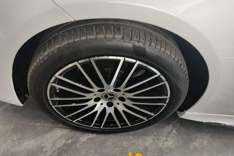 Used Mercedes-Benz C-Class 2023 Revised C 200 L Sport Edition Left Front Wheel Hub