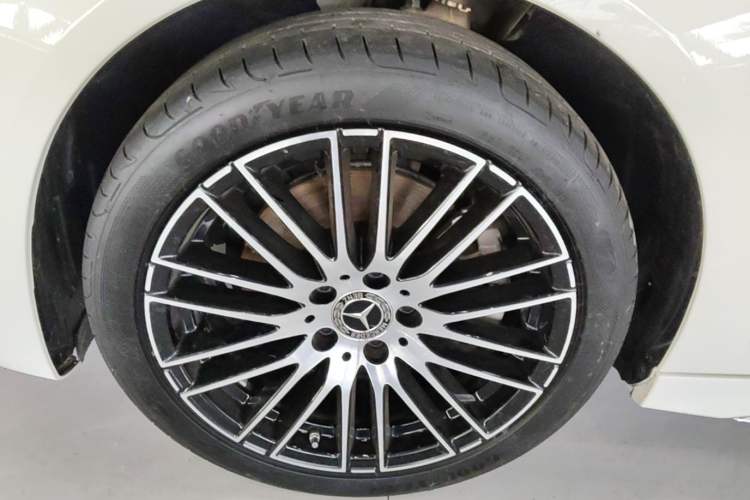 Used Mercedes-Benz C-Class 2023 Revised C 200 L Sport Edition Left Front Wheel Hub