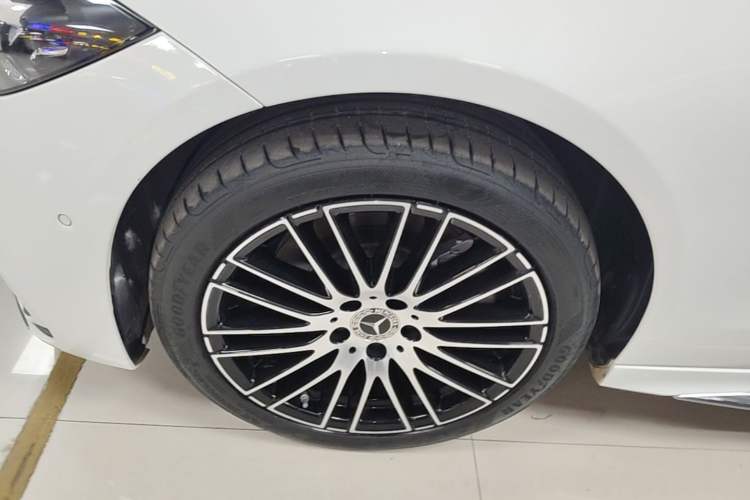 Used Mercedes-Benz C-Class 2023 Second Facelift C 260 L Sport Edition Left Front Wheel Hub