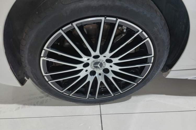 Used Mercedes-Benz C-Class 2023 Second Facelift C 260 L Sport Edition Left Front Wheel Hub