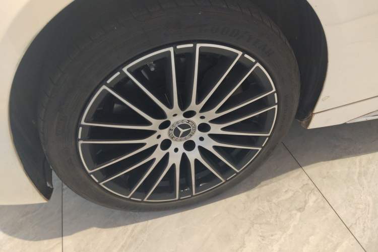 Used Mercedes-Benz C-Class 2023 Restyled C 260 L Sport Edition Left Front Wheel Hub