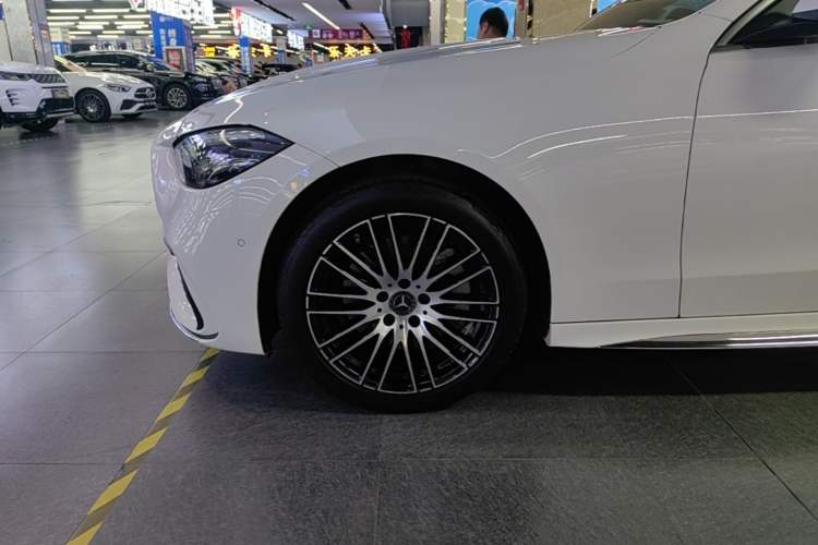 Used Mercedes-Benz C-Class 2023 Second Facelift C 260 L Sport Edition Left Front Wheel Hub