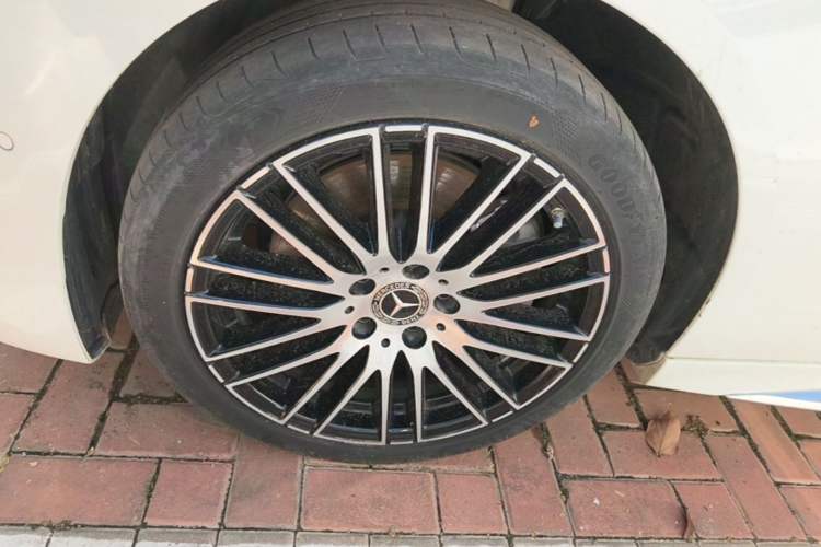Used Mercedes-Benz C-Class 2023 Second Facelift C 260 L Sport Edition Left Front Wheel Hub