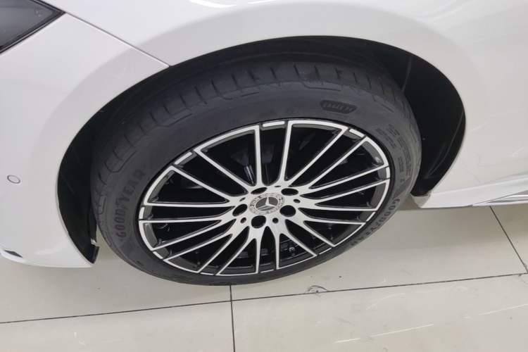 Used Mercedes-Benz C-Class 2023 Restyled C 260 L Sport Edition Left Front Wheel Hub