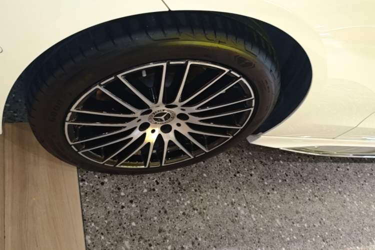 Used Mercedes-Benz C-Class 2023 C 260 L Sport Edition Left Front Wheel Hub