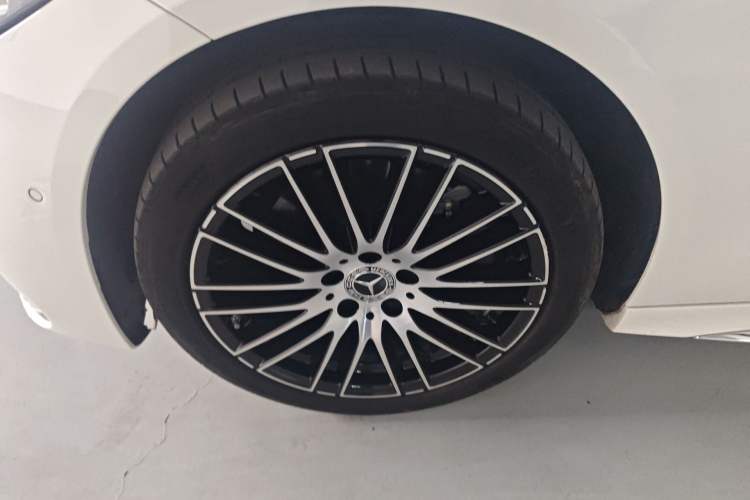Used Mercedes-Benz C-Class 2023 Restyled C 260 L Sport Edition Left Front Wheel Hub
