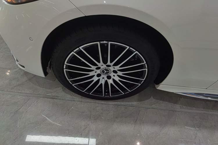 Used Mercedes-Benz C-Class 2023 Restyled C 260 L Sport Edition Left Front Wheel Hub
