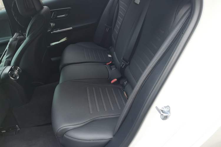 Used Mercedes-Benz C-Class 2023 Second Facelift C 260 L Starry Night Sports Edition Left Rear Seat