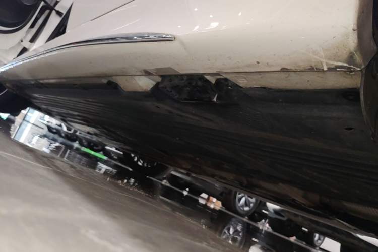 Used Mercedes-Benz C-Class 2023 Restyled C 260 L Sport Edition Left Side Sill