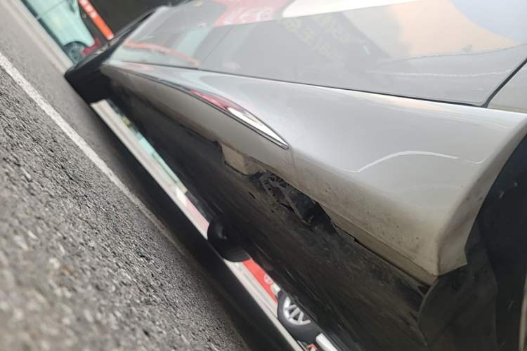 Used Mercedes-Benz C-Class 2023 Restyled C 260 L Sport Edition Left Side Sill