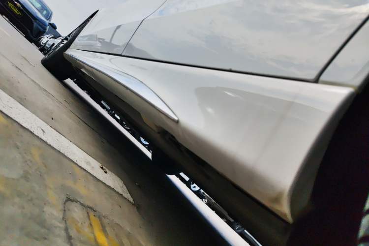 Used Mercedes-Benz C-Class 2023 C 200 L Sport Edition Left Side Sill