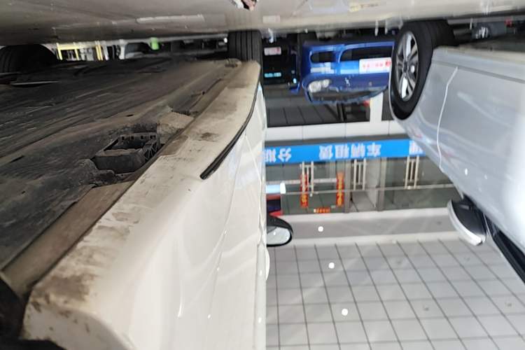 Used Mercedes-Benz C-Class 2023 Second Facelift C 260 L Starry Night Sports Edition Left Side Sill