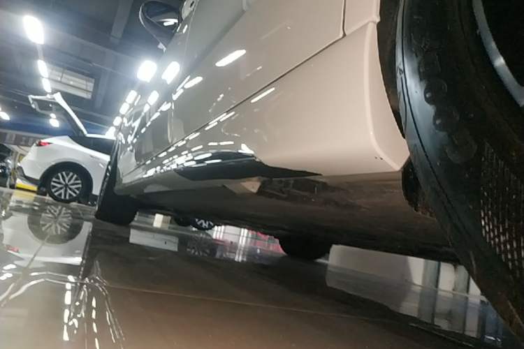 Used Mercedes-Benz C-Class 2023 Second Facelift C 260 L Sport Edition Left Side Sill