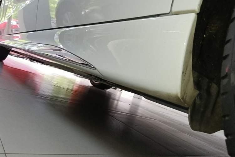 Used Mercedes-Benz C-Class 2023 C 200 L Sport Edition Left Side Sill