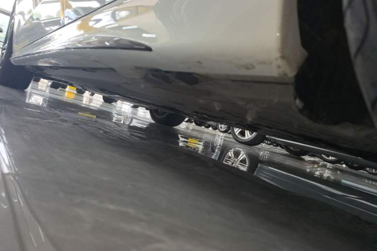 Used Mercedes-Benz C-Class 2023 Restyled C 260 L Night Edition Sports Version Left Side Sill