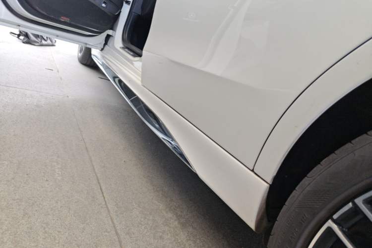 Used Mercedes-Benz C-Class 2023 C 260 L Sport Edition Left Side Sill