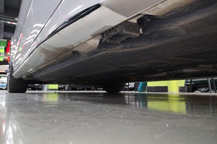 Used Mercedes-Benz C-Class 2023 C 260 L Bright Night Sports Edition Left Side Sill