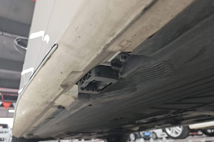 Used Mercedes-Benz C-Class 2023 Restyled C 260 L Sport Edition Left Side Sill