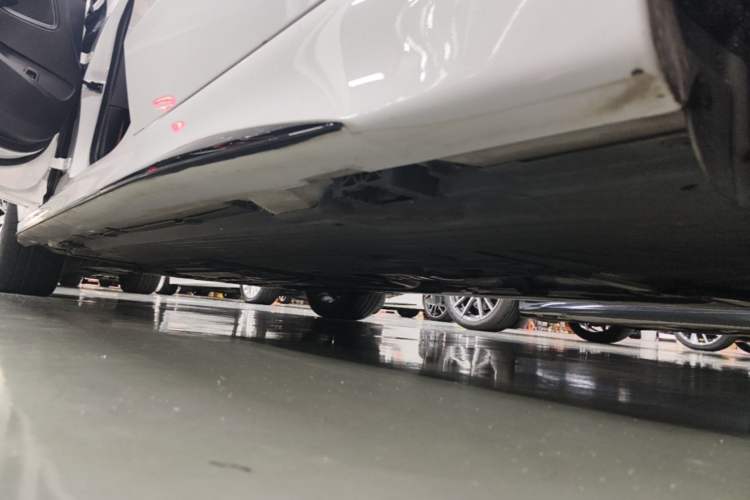 Used Mercedes-Benz C-Class 2023 Second Facelift C 260 L Sport Edition Left Side Sill