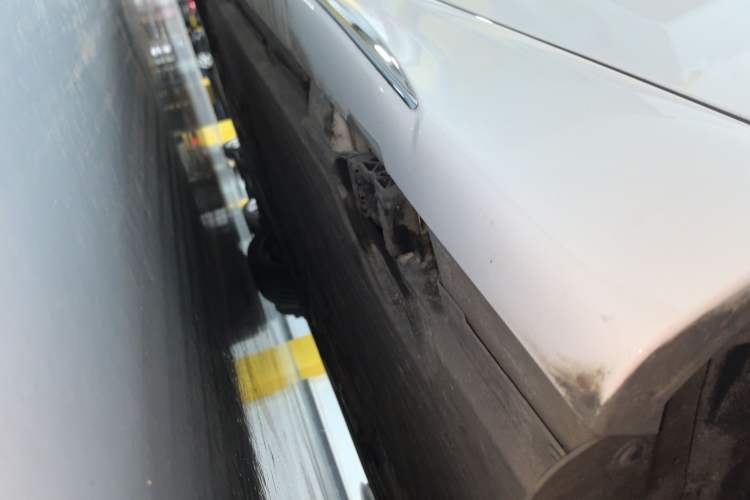 Used Mercedes-Benz C-Class 2023 Restyled C 260 L Sport Edition Left Side Sill