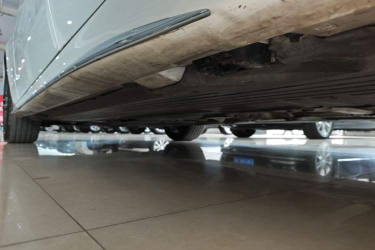 Used Mercedes-Benz C-Class 2023 Revised C 200 L Sport Edition Left Side Sill