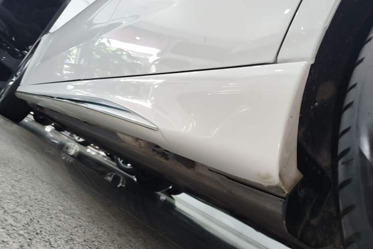Used Mercedes-Benz C-Class 2023 Restyled C 260 L Sport Edition Left Side Sill