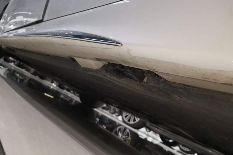 Used Mercedes-Benz C-Class 2023 Second Facelift C 260 L Sport Edition Left Side Sill