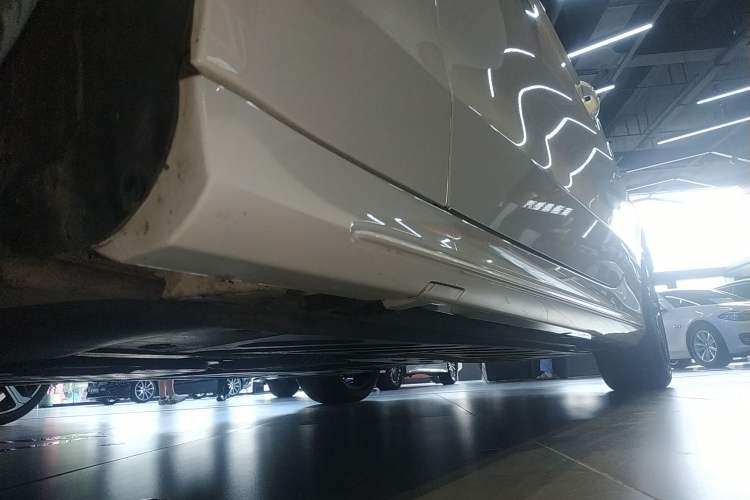 Used Mercedes-Benz C-Class 2023 C 260 Coupe Left Side Sill