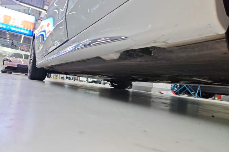Used Mercedes-Benz C-Class 2023 Second Facelift C 260 L Sport Edition Left Side Sill