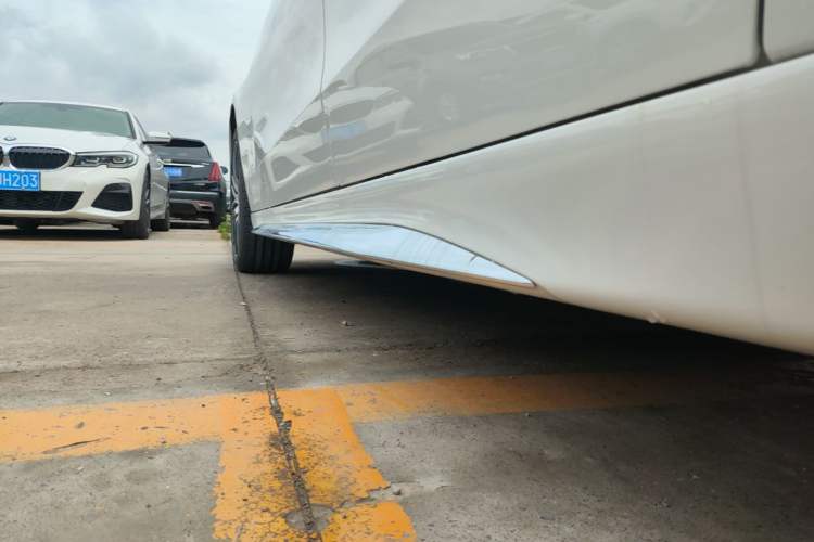 Used Mercedes-Benz C-Class 2023 Restyled C 260 L Sport Edition Left Side Sill