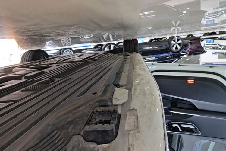 Used Mercedes-Benz C-Class 2023 Second Facelift C 260 L Sport Edition Left Side Sill