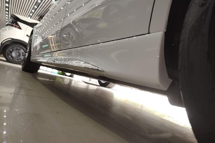 Used Mercedes-Benz C-Class 2023 Restyled C 260 L Sport Edition Left Side Sill