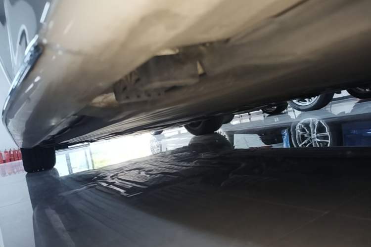 Used Mercedes-Benz C-Class 2023 C 260 L Sport Edition Left Side Sill