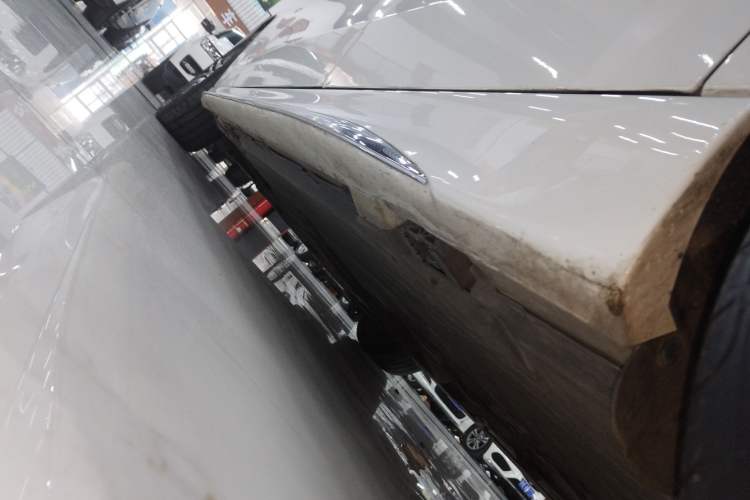 Used Mercedes-Benz C-Class 2023 C 260 L Sport Edition Left Side Sill