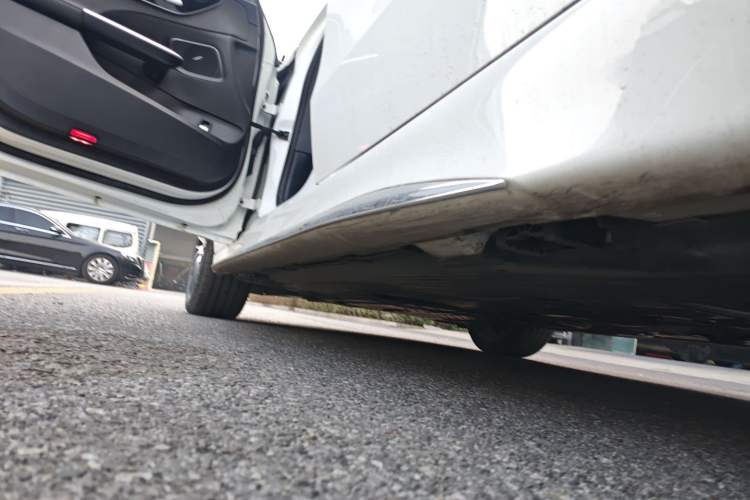 Used Mercedes-Benz C-Class 2023 Second Facelift C 260 L Sport Edition Left Side Sill