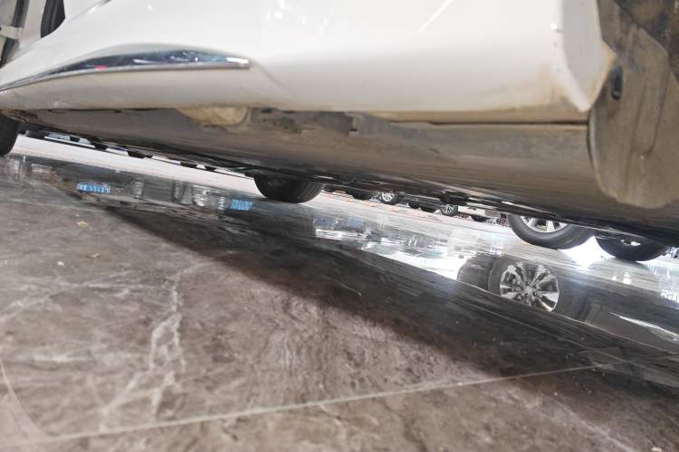 Used Mercedes-Benz C-Class 2023 C 200 L Sport Edition Left Side Sill