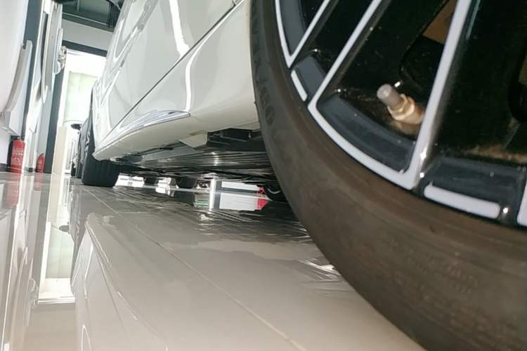 Used Mercedes-Benz C-Class 2023 C 260 L Sport Edition Left Side Sill