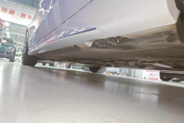 Used Mercedes-Benz C-Class 2023 Revised C 200 L Sport Edition Left Side Sill