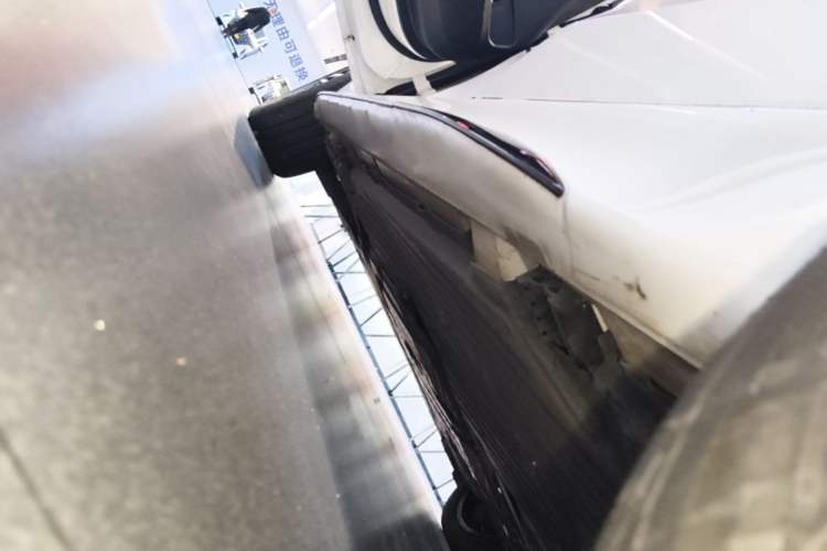 Used Mercedes-Benz C-Class 2023 Second Facelift C 260 L Starry Night Sports Edition Left Side Sill