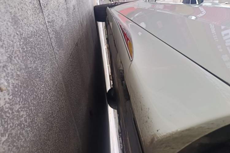 Used Mercedes-Benz C-Class 2023 C 260 L Sport Edition Left Side Sill
