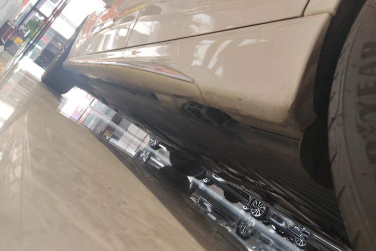 Used Mercedes-Benz C-Class 2023 Restyled C 260 L Sport Edition Left Side Sill