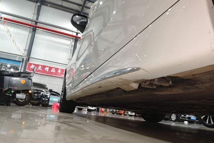 Used Mercedes-Benz C-Class 2023 Restyled C 260 L Sport Edition Left Side Sill