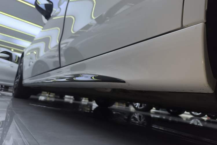 Used Mercedes-Benz C-Class 2023 Restyled C 260 L Night Edition Sports Version Left Side Sill