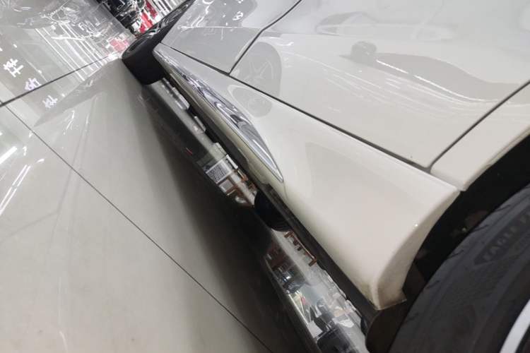 Used Mercedes-Benz C-Class 2023 Restyled C 260 L Sport Edition Left Side Sill