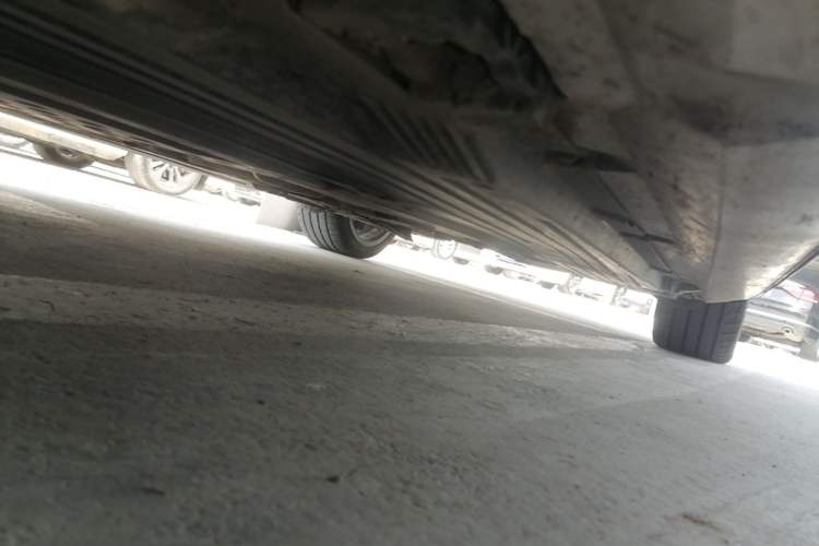 Used Mercedes-Benz C-Class 2023 Revised C 200 L Sport Edition Left Side Sill